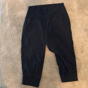 Lululemon Loose fit Cropped pants Size 12